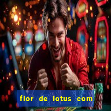 flor de lotus com lua tatuagem